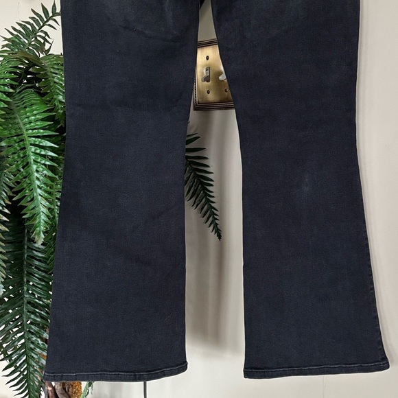 Hudson Collin Midrise Bootcut Crop Black Wash Stretch Jeans - Picture 6 of 14